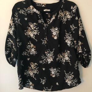 Women’s blouse size large